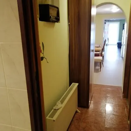 Lana Apartman *