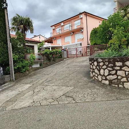 Lana Apartman