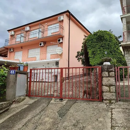 Lana Apartman